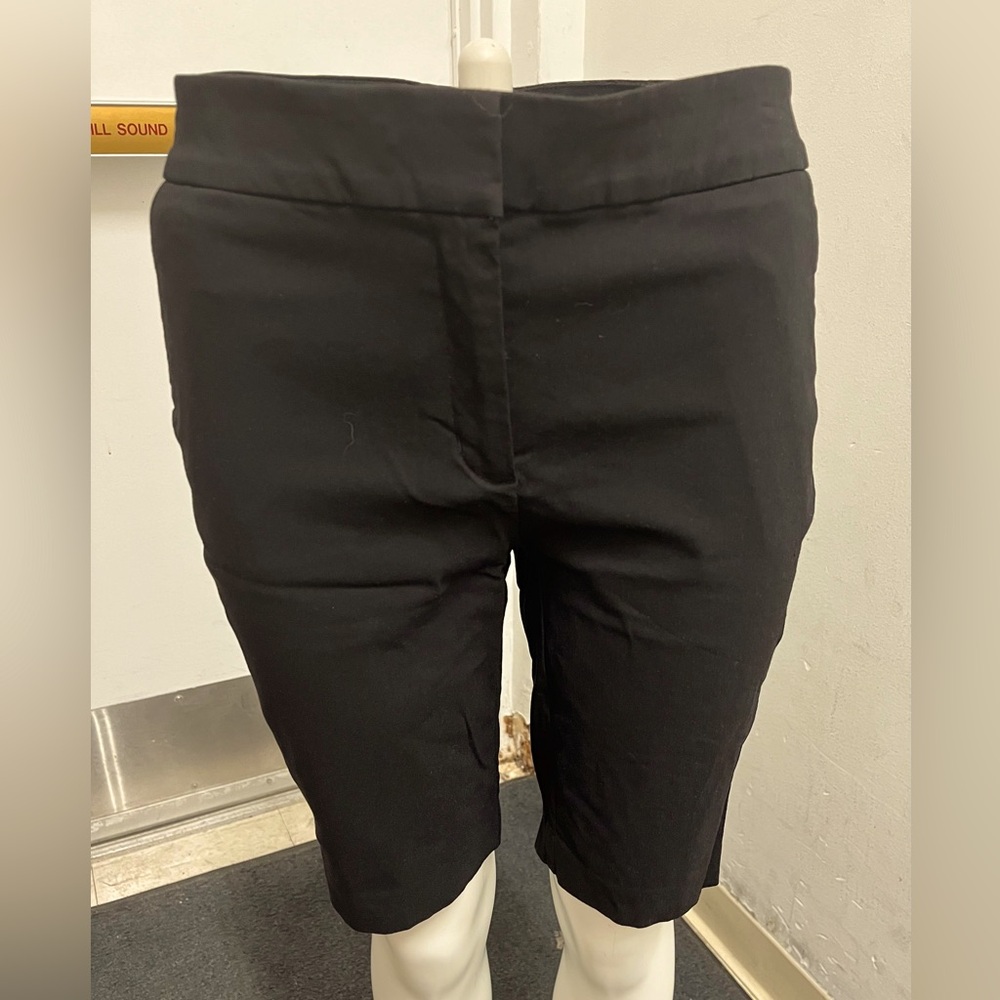 WHBM BERMUDA SHORTS, SIZE 2